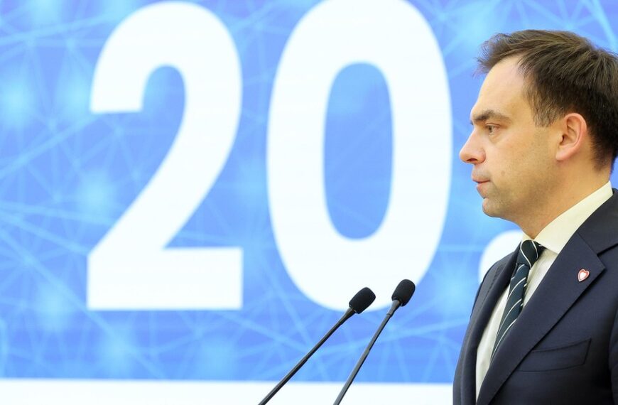 Znaczne podwyżki trzech podatków. Ministerstwo Finansów obliczyło, ile to wpłynie na budżet.