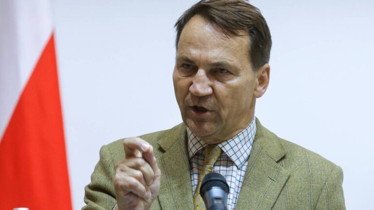 Radosław Sikorski przestrzega Zachód: „To Ukraińcy będą szkolić nas, a nie odwrotnie”. - INFBusiness
