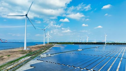 467 miliardów dolarów oszczędności dzięki energii odnawialnej? Ceny spadną najszybciej w krajach Globalnego Południa.