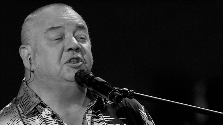 Rodzina Stanisława Soyki poinformowała, że jego pogrzeb zaplanowano na 8 września. Zmarły artysta zostanie pochowany na Cmentarzu Wojskowym na Powązkach w Warszawie. Krewni muzyka również skierowali do uczestników serdeczny apel. Pogrzeb Stanisława Soyki. Rodzina muzyka złożyła prośbę - INFBusiness