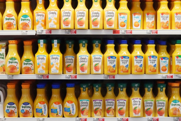 Badania sugerują, że ślina chroni zęby dzieci przed sokami owocowymi