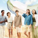 Modelki w ubraniach UNIQLO LifeWear na plaży – lniane koszule premium i lekkie topy. Kampania UNIQLO w Warszawie, modernizacja salonu Wars Sawa Junior, UNIQLO Arkadia, nowa kolekcja na rok 2025.
