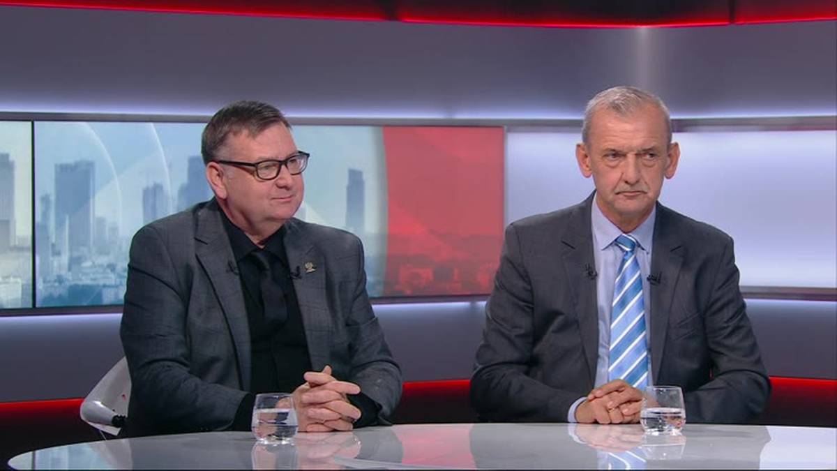 "Pojawia się problem", kiedy rodzic pisze do pedagoga o 23:00 i nie uzyskuje odpowiedzi - stwierdził lider ZNP Sławomir Broniarz, namawiając w Polsat News nauczycieli, by ustalali "wyraźne ramy" w kontaktach z rodzicami. Według niego, matki i ojcowie "weszli do szkoły". Zaś dr Waldemar Jakubowski z "Solidarności" wspomniał, że to opiekunowie, a nie wychowawcy, mogliby udawać się na eskapady z podopiecznymi. Rodzice wdarli się do szkoły. Ostre słowa Broniarza, wspomina się o groźbach. - INFBusiness