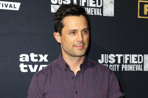 Gwiazda serialu „Pogoda na miłość” Stephen Colletti i gospodarz programu NASCAR Alex…