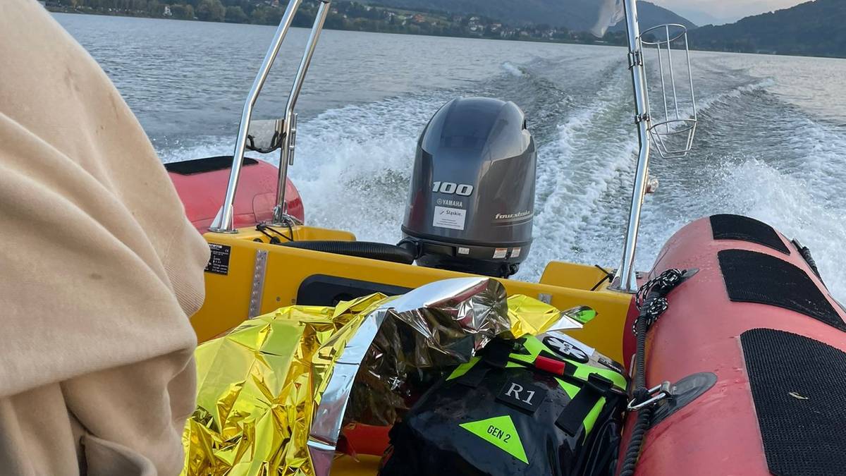 Incydent z awionetką nad Zalewem Międzybrodzkim. Reagowali ratownicy WOPR Awaryjne lądowanie awionetki na jeziorze. Samolot zatonął