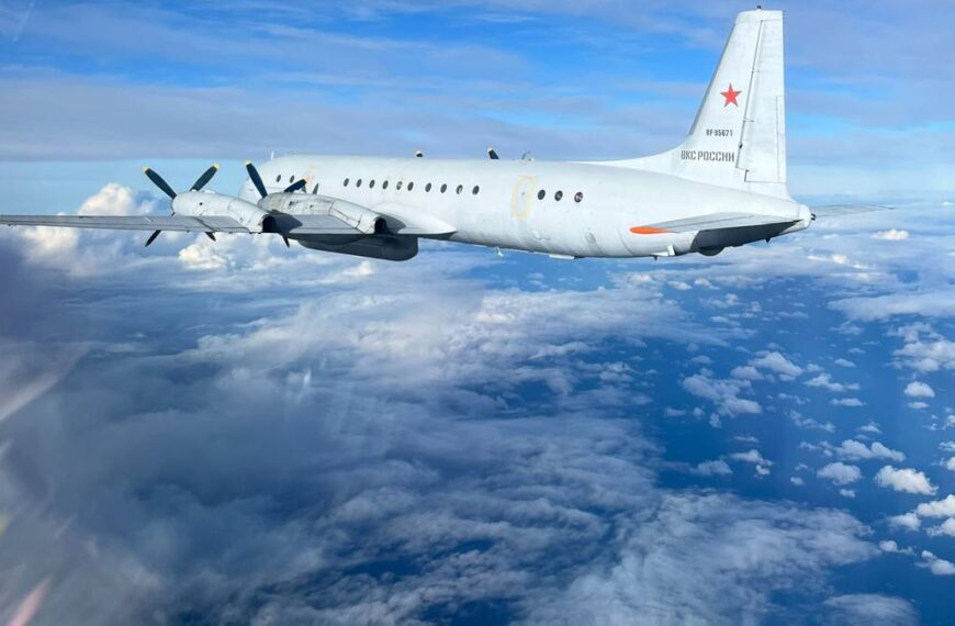 Powietrzna interwencja armii. Odrzutowce zatrzymały rosyjski samolot.