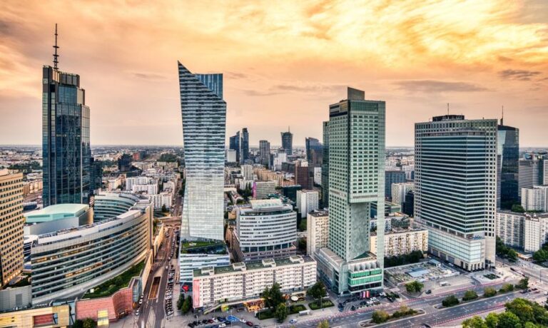 Warszawa porzuca home office. Najmniejszy wskaźnik wolnych powierzchni biurowych od pół dekady. - INFBusiness