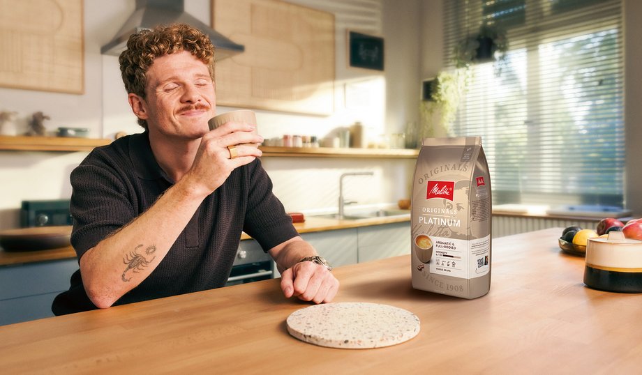 Produkty marki kawowej Melitta są dostępne na około 60 rynkach na całym świecie. Teraz przedsiębiorstwo wchodzi do Polski. Założycielką tego biznesu była niemiecka gospodyni, Melitta Bentz. Opakowanie z wizerunkiem Melitty Bentz