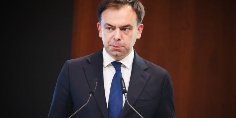 Rząd pożyczy mniej niż zadeklarował w 2026 r. Potrzeby pożyczkowe pod lupą - INFBusiness