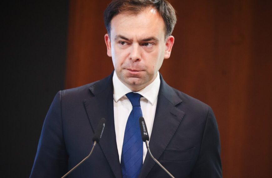 Rząd pożyczy mniej niż zadeklarował w 2026 r. Potrzeby pożyczkowe pod lupą