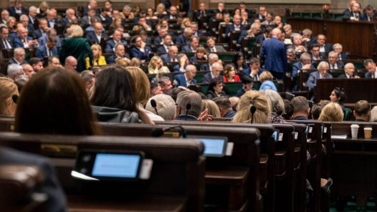 Ograniczenie kadencji w samorządach. Polityk Polski 2050: Widziałbym to szerzej - INFBusiness