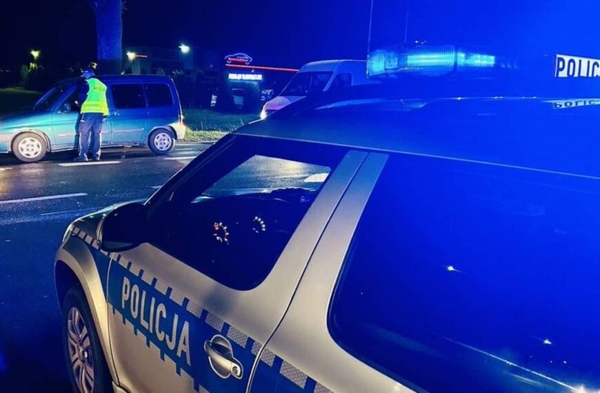 Bezzałogowiec wojskowy rozbił się w Inowrocławiu. „Zniszczył dwa auta i obiekt”
