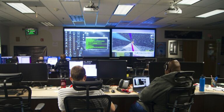 Kłopoty NASA. Przyczyną paraliż w Stanach. - INFBusiness