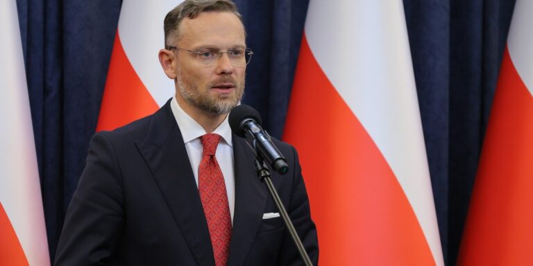 Ograniczenie ponad 800 świadczeń dla Ukraińców uderza w uchodźców i prawdopodobnie spowoduje dalsze cięcia [OPINIA] - INFBusiness
