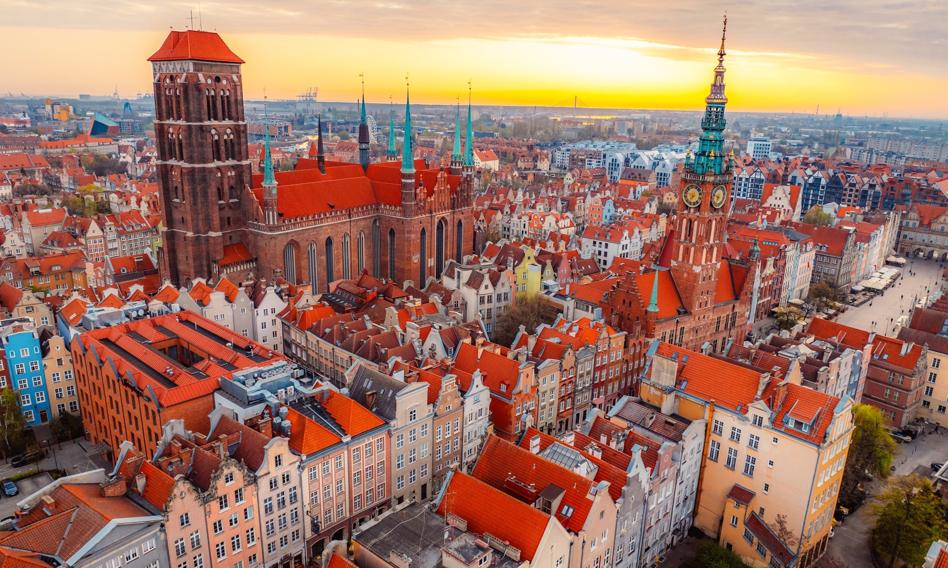 Rada Miejska Gdańska zatwierdziła w czwartek nowe wysokości podatku od lokali, pojazdów i opłaty klimatycznej, które zaczną obowiązywać od 1 stycznia 2026 r. Są one większe niż w roku bieżącym o 4,5%, czyli zgodnie ze wskaźnikiem inflacyjnym. Gdańskie podatki w górę. Więcej zapłacą właściciele nieruchomości i turyści