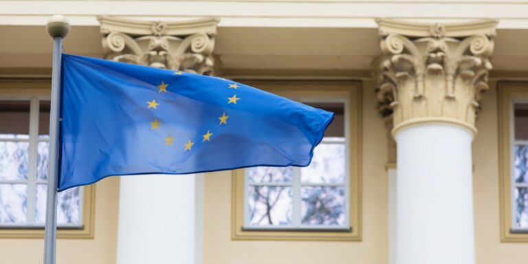 UE zamierza opracować nową taktykę. Zamierza się usamodzielnić od Stanów Zjednoczonych i Państwa Środka. - INFBusiness