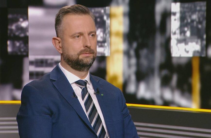 Kamysz krytykuje posła KO za słowa. „Znieważenie patrioty”.