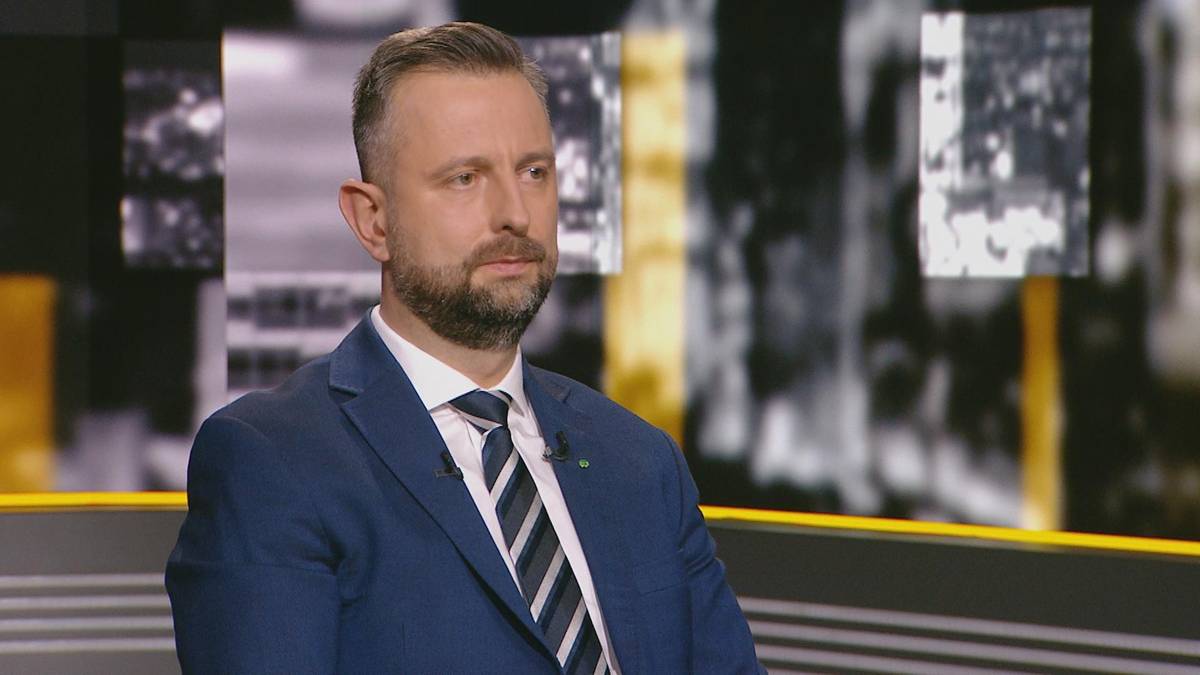 Znieważanie naszego herosa, który strzegł polskiej rubieży, który wypełnił ślubowanie wojaka Wojska Polskiego do kresu, jest po prostu niedopuszczalne - rzekł w programie "Najważniejsze pytania" wicepremier, szef resortu obrony narodowej Władysław Kosiniak-Kamysz. W ten sposób odniósł się do wypowiedzi posła KO Franciszka Sterczewskiego, który skomentował działania na granicy z Białorusią. Kosiniak-Kamysz ostro o wypowiedzi posła KO. "Obrażanie bohatera"