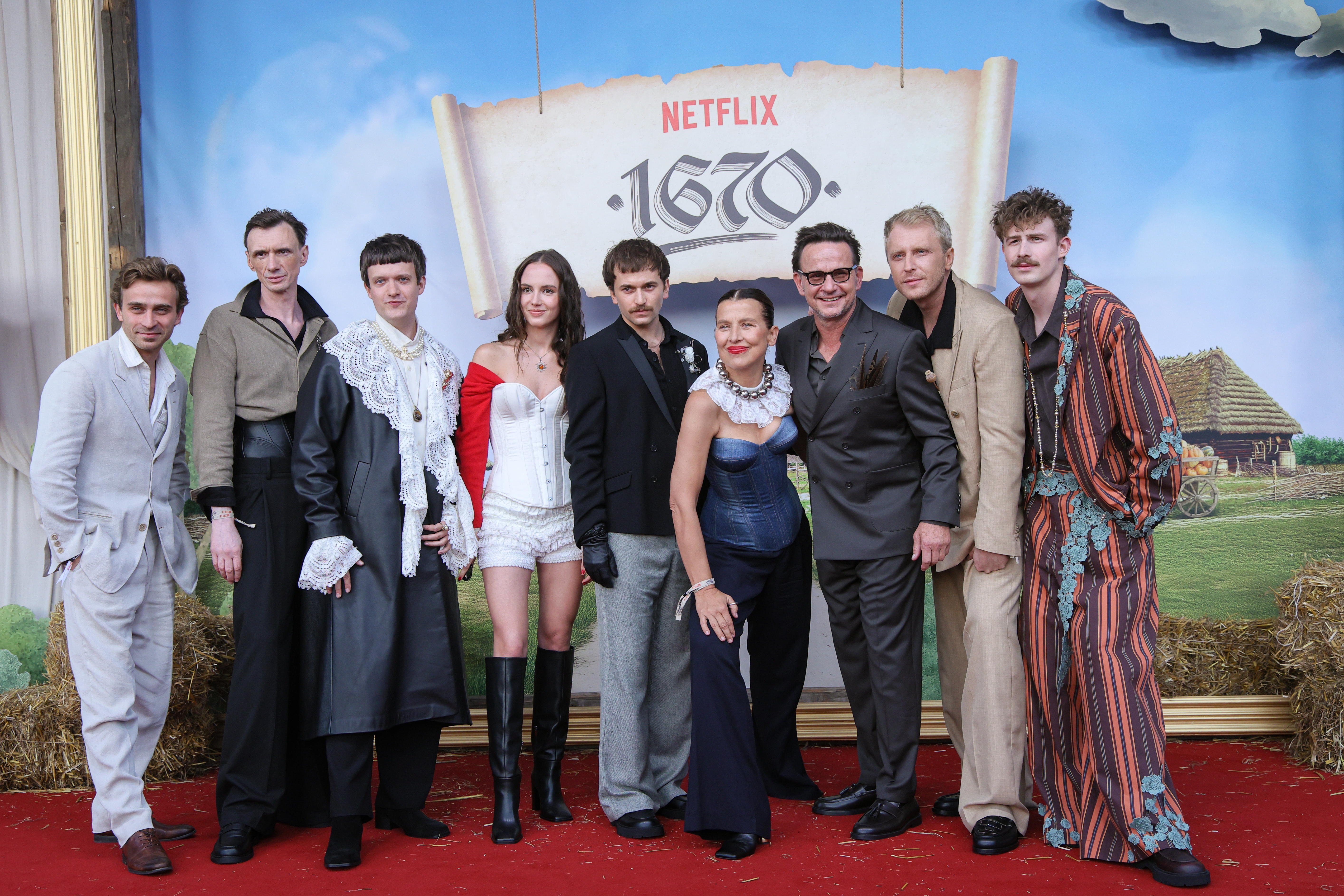Kto ogląda „1670”: Msze czy miasteczko Wilanów i Corpo-Luds? Co Netflix wie o Polakach? - INFBusiness