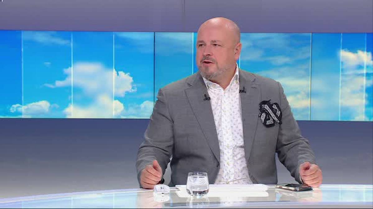 Platforma Obywatelska niebawem ma podjąć uchwałę odnośnie do połączenia z Nowoczesną oraz Inicjatywą Polską. Według relacji osób z kierownictwa PO, narada partyjna, która zadecyduje o przyszłości stronnictwa, zostanie zorganizowana pod koniec miesiąca października. Zmiany w PO. Wieczorne ustalenia partii - INFBusiness