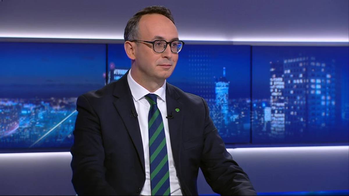 - Żaden akt nie jest doskonały, porozumienie koalicyjne również - skonstatował Dariusz Klimczak w programie "Gość Wydarzeń" pytany o koalicyjny spór o stanowisko wicepremiera dla Polski 2050. Jak podkreślił minister infrastruktury, PSL wsparło formację Szymona Hołowni, ale "nie będzie prowadzić ich za rękę bez końca". - Nie jesteśmy ich kuratorem prawnym - dorzucił. "Nikt nie pisze perfekcyjnych dokumentów". Klimczak o tajnikach paktu koalicyjnego - INFBusiness