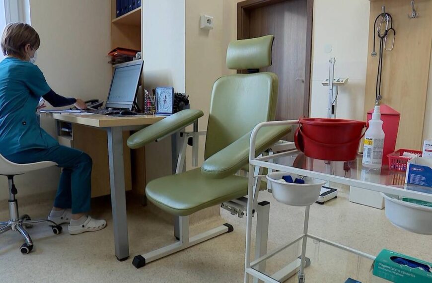 Nagły skok zachorowań na koklusz. Krakowski program szczepień w akcji.
