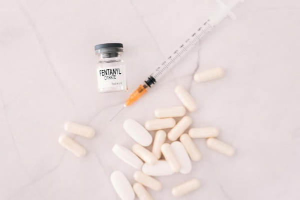 Naukowcy odnotowali wzrost liczby zgonów związanych z fentanylem wśród seniorów
