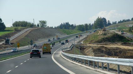 Więcej płatnych dróg dla części pojazdów. Ministerstwo Finansów ogłasza zmiany