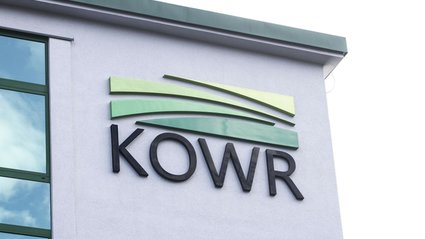 Głowa państwa USA, Donald Trump, obwieścił znaczące postępy w kwestii rokowań dotyczących nowej umowy handlowej z Republiką Korei. W trakcie pobytu w Azji, zasygnalizował, że pertraktacje znajdują się w dojrzałej fazie, pomimo iż niektóre zagadnienia wciąż wymagają rozstrzygnięcia. KOWR zażąda zwrotu działki pod CPK. Nowy ruch po kontrowersyjnej sprzedaży