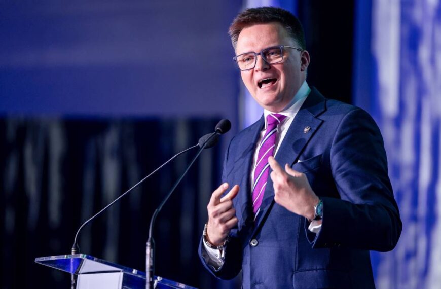 Jaką rolę powinien pełnić Hołownia? Opinie Polaków