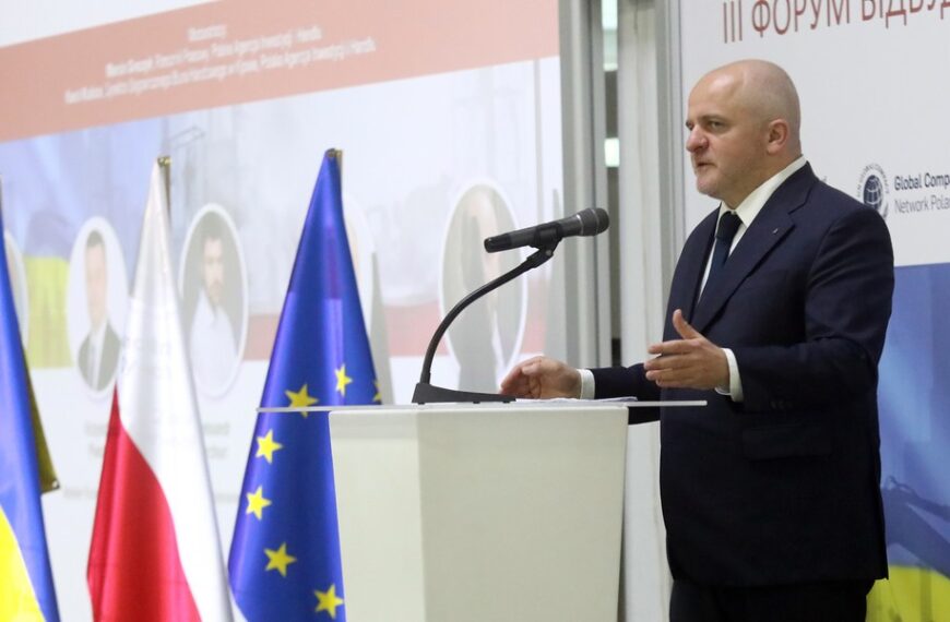 Polska pomoc dla Ukrainy: wartość wsparcia wg raportu rządowego. Relacja Pawła Kowala.