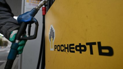 &quot;Finansują machinę wojenną Kremla&quot;. Dlaczego Rosnieft i Łukoil są tak ważne dla rosyjskiej gospodarki?