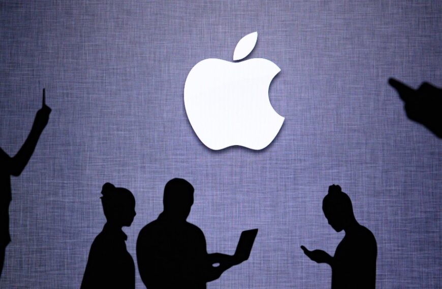 Paryż: śledztwo prokuratury w sprawie Siri. Czy Apple złamało prawo do prywatności?