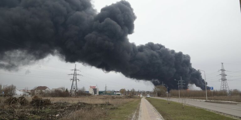 Kreml: Import benzyny z Azji jako odpowiedź na kryzys paliwowy - INFBusiness