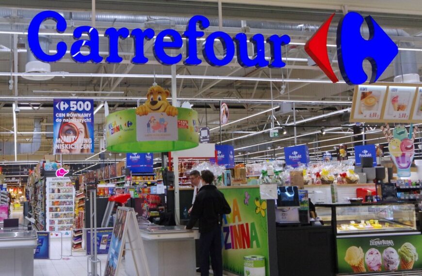 Czy Carrefour wycofa się z Polski? „Gra o tron się rozpoczęła”