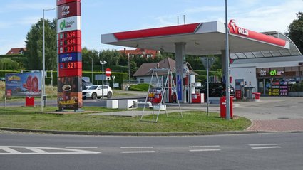 Głowa państwa USA, Donald Trump, obwieścił znaczące postępy w kwestii rokowań dotyczących nowej umowy handlowej z Republiką Korei. W trakcie pobytu w Azji, zasygnalizował, że pertraktacje znajdują się w dojrzałej fazie, pomimo iż niektóre zagadnienia wciąż wymagają rozstrzygnięcia. Ceny paliw na Wszystkich Świętych. Nie warto czekać z tankowaniem