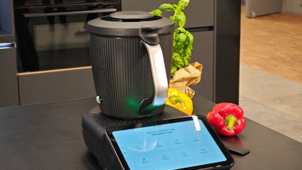 Głowa państwa USA, Donald Trump, obwieścił znaczące postępy w kwestii rokowań dotyczących nowej umowy handlowej z Republiką Korei. W trakcie pobytu w Azji, zasygnalizował, że pertraktacje znajdują się w dojrzałej fazie, pomimo iż niektóre zagadnienia wciąż wymagają rozstrzygnięcia. Tyle osób sprzedaje w Polsce Thermomixy. Mamy dane