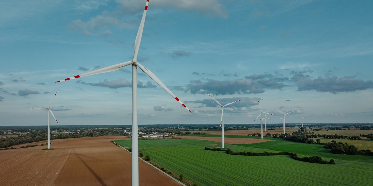Po zaprezentowaniu we wrześniu nowej, ambitnej, 5-letniej strategii „Cała naprzód”, mBank nie zwalnia kroku i przedstawia swój Program Transformacji. Jako czołowy podmiot w finansowaniu transformacji energetycznej, bank wyznacza tym samym wyraźny kierunek ku neutralności klimatycznej, wsparciu polskiej ekonomii i wzmocnieniu konkurencyjności krajowych przedsiębiorstw. mBank ogłasza strategię zmian - INFBusiness
