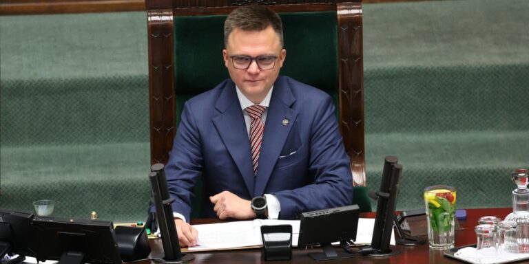 Hołownia deklaruje rozprawienie się z opłatami za przejazdy. - INFBusiness