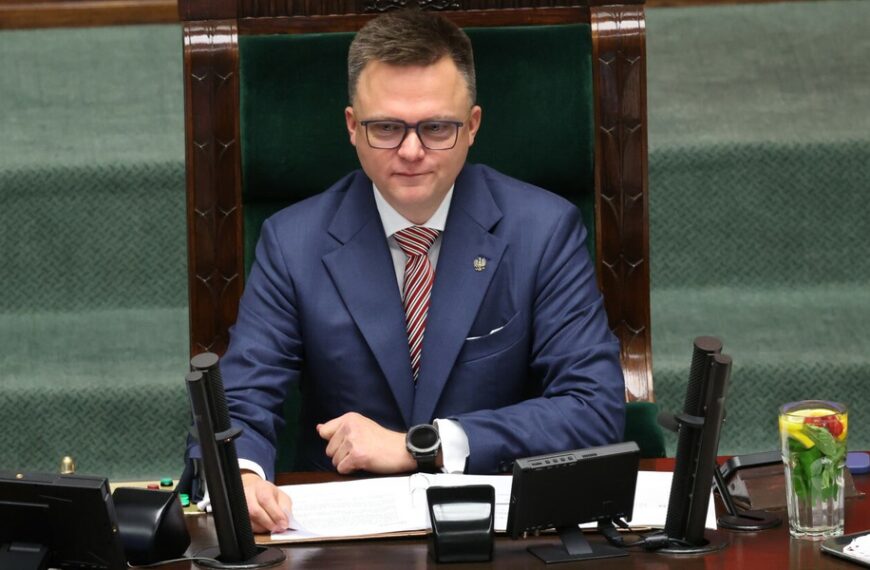 Hołownia deklaruje rozprawienie się z opłatami za przejazdy.