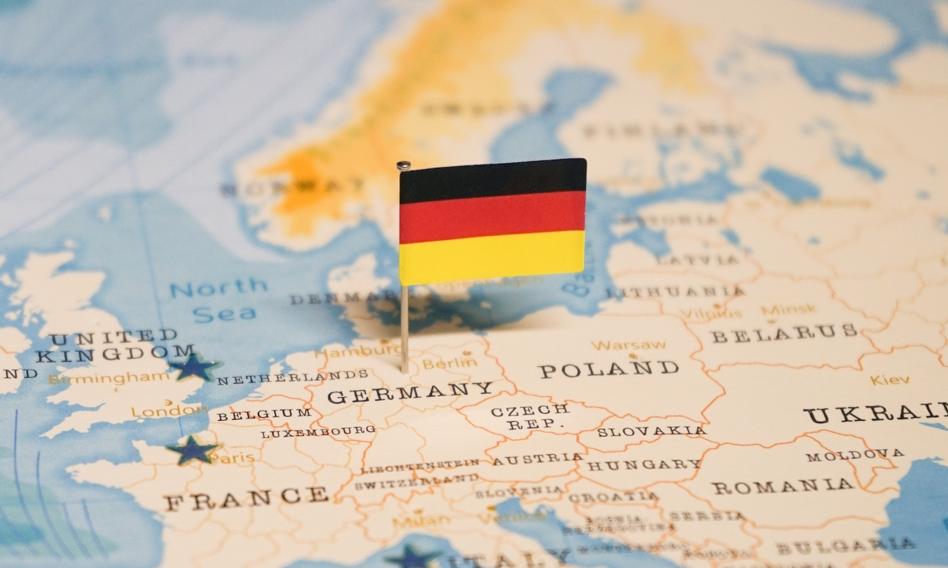 PKO Bank Polski, poprzez swoją filię w Niemczech, zapewnił kwotę 50 mln euro w formie kredytu dla przedsiębiorstwa z polskim kapitałem, które realizuje jeden z większych projektów o charakterze mieszkaniowo-usługowym w Dreźnie. W ramach tej inwestycji powstanie 305 apartamentów, powierzchnie biurowe oraz lokale handlowo-usługowe - ogłosił w czwartek bank w oświadczeniu. PKO BP sfinansuje polską inwestycję mieszkaniową w Dreźnie