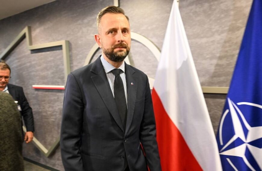 Poufne akta na śmietnisku. Reakcja ministra.