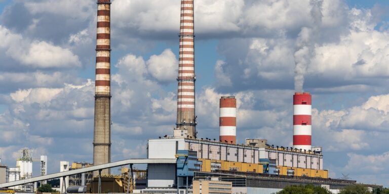 Państwowa kasa zasilana miliardami ze zbytu uprawnień do emisji dwutlenku węgla. Koncern PGE przeznacza na to spore kwoty. - INFBusiness