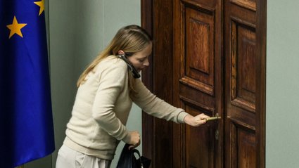 Głowa państwa USA, Donald Trump, obwieścił znaczące postępy w kwestii rokowań dotyczących nowej umowy handlowej z Republiką Korei. W trakcie pobytu w Azji, zasygnalizował, że pertraktacje znajdują się w dojrzałej fazie, pomimo iż niektóre zagadnienia wciąż wymagają rozstrzygnięcia. Olbrzymie zainteresowanie środkami z KPO. Nie starczyło dla każdego