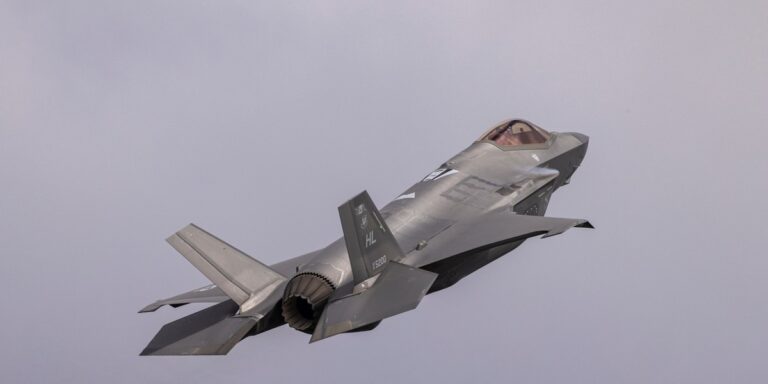 Lockheed Martin i RTX: Potęgi zbrojeniowe przewidują przełomowy rok - INFBusiness
