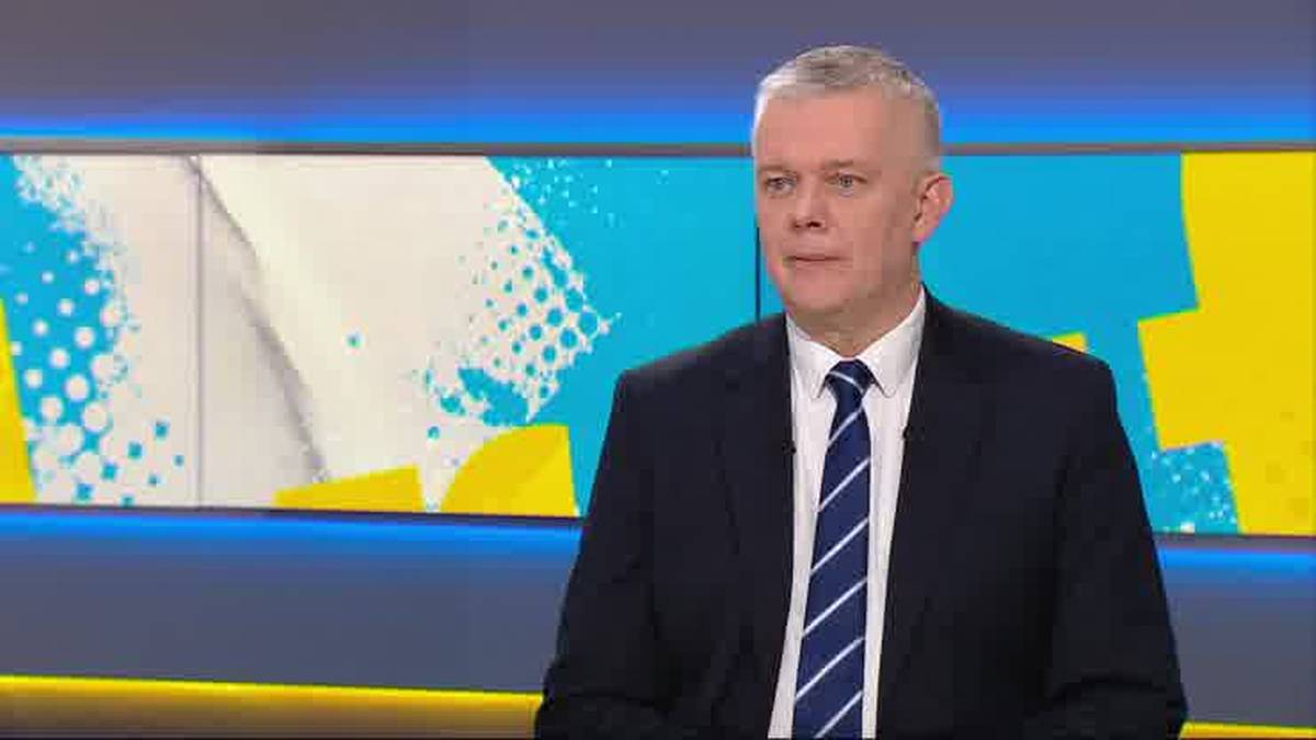 - W firmach zagranicznych, które wprowadziły czterodniowy wymiar pracy, dochody utrzymały się na zbliżonym pułapie, a dochody nie uległy obniżeniu - oznajmił w Polsat News ekspert ds. rynku pracy Krzysztof Inglot. Testowy program od nadchodzącego roku obejmie niemal 100 polskich firm. Istotne zmiany zostaną wdrożone m.in. w Urzędzie Żeglugi Śródlądowej w Szczecinie. Skrócony czas pracy w blisko stu polskich firmach. - INFBusiness