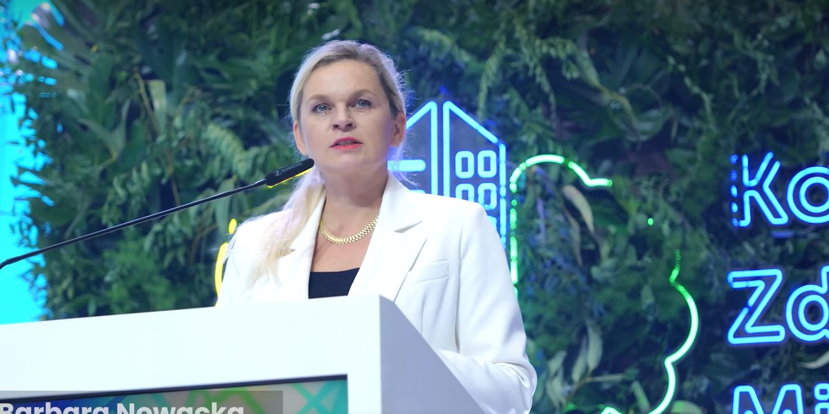 W dniu 30 września 2025 r. w Zamku Ujazdowskim w Warszawie miała miejsce druga odsłona Kongresu Zdrowe Miasta: Ludzie-Biznes-Środowisko. Przedstawiciele branży, świata nauki, administracji państwowej, władz lokalnych oraz organizacji NGO zgromadzili się, aby przedyskutować najważniejsze kwestie, przed którymi stoją polskie metropolie. Ministra Edukacji Barbara Nowacka podczas Kongresu Zdrowe Miasta