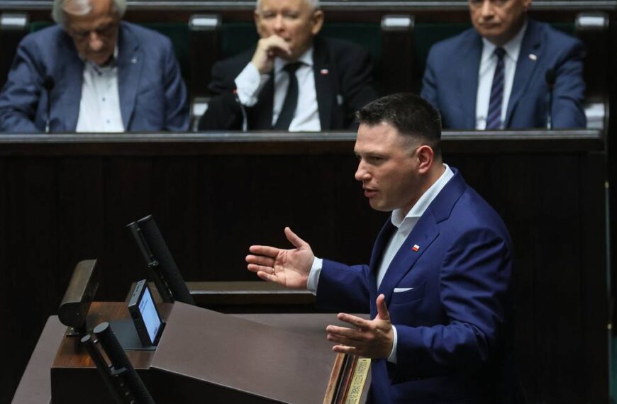 Kto szefem rządu PiS i Konfederacji? Nowe badanie opinii.