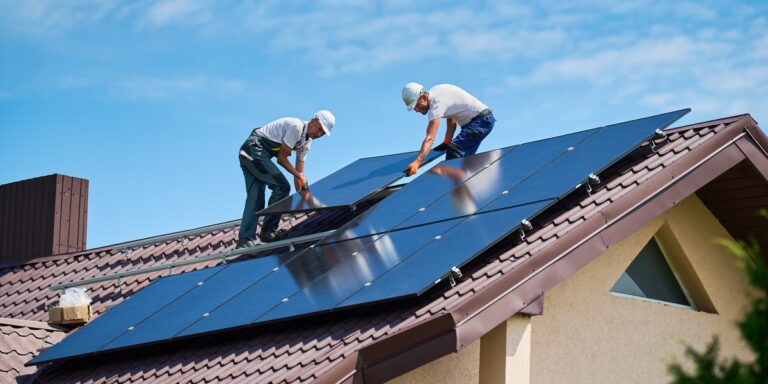 Polskie przedsiębiorstwa stają przed kluczową decyzją: IV nabór Kredytu Ekologicznego może stanowić ostatnią szansę na modernizację z wykorzystaniem tak znaczących bezzwrotnych środków unijnych. Po jego zakończeniu mechanizm finansowania inwestycji zmieni się w system oparty na zwrocie — mniej korzystny i stawiający wyższe wymagania. Ostatnia szansa na korzystne dofinansowania z UE. Przedsiębiorstwa mają rok na wybory, które ukształtują ich perspektywy. - INFBusiness