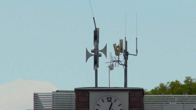 Alarm w wielu miejscowościach. Urzędnicy zapewniają o spokoju. - INFBusiness